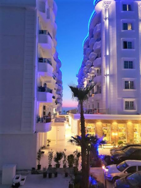 Deluxe Private Apartment next to Grand Blue Fafa resort Golem